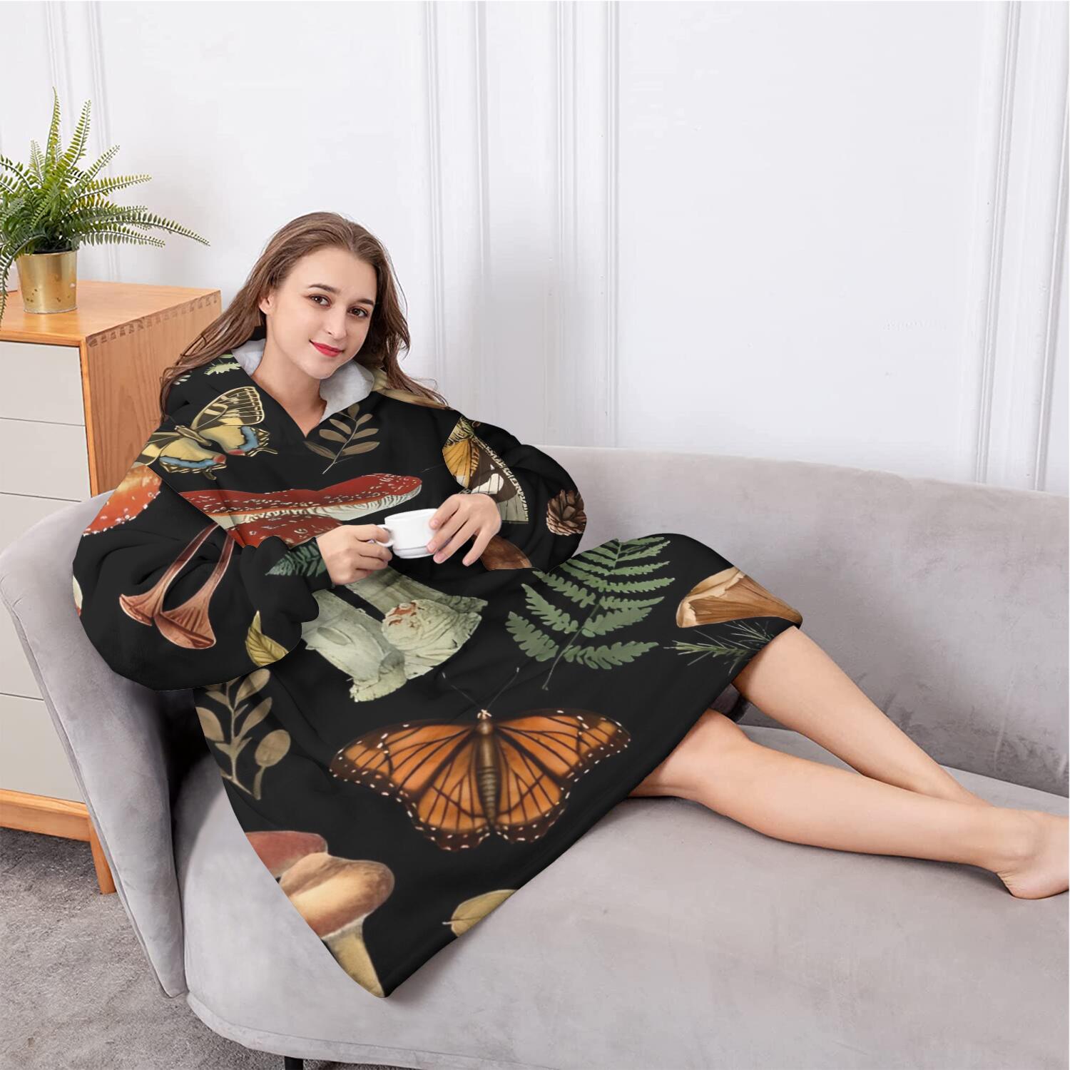 Oversized Wearable Blanket Hoodie,Red Mushroom Butterfly Black Pattern Sherpa Blanket Hoodie with Super Pockets,Super Warm Fuzzy Pullover for Women & Men