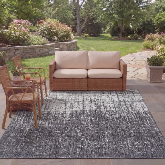 Safavieh Courtyard Orpa Abstract Indoor/Outdoor Area Rug, Black/Light Gray, 8' x 11'