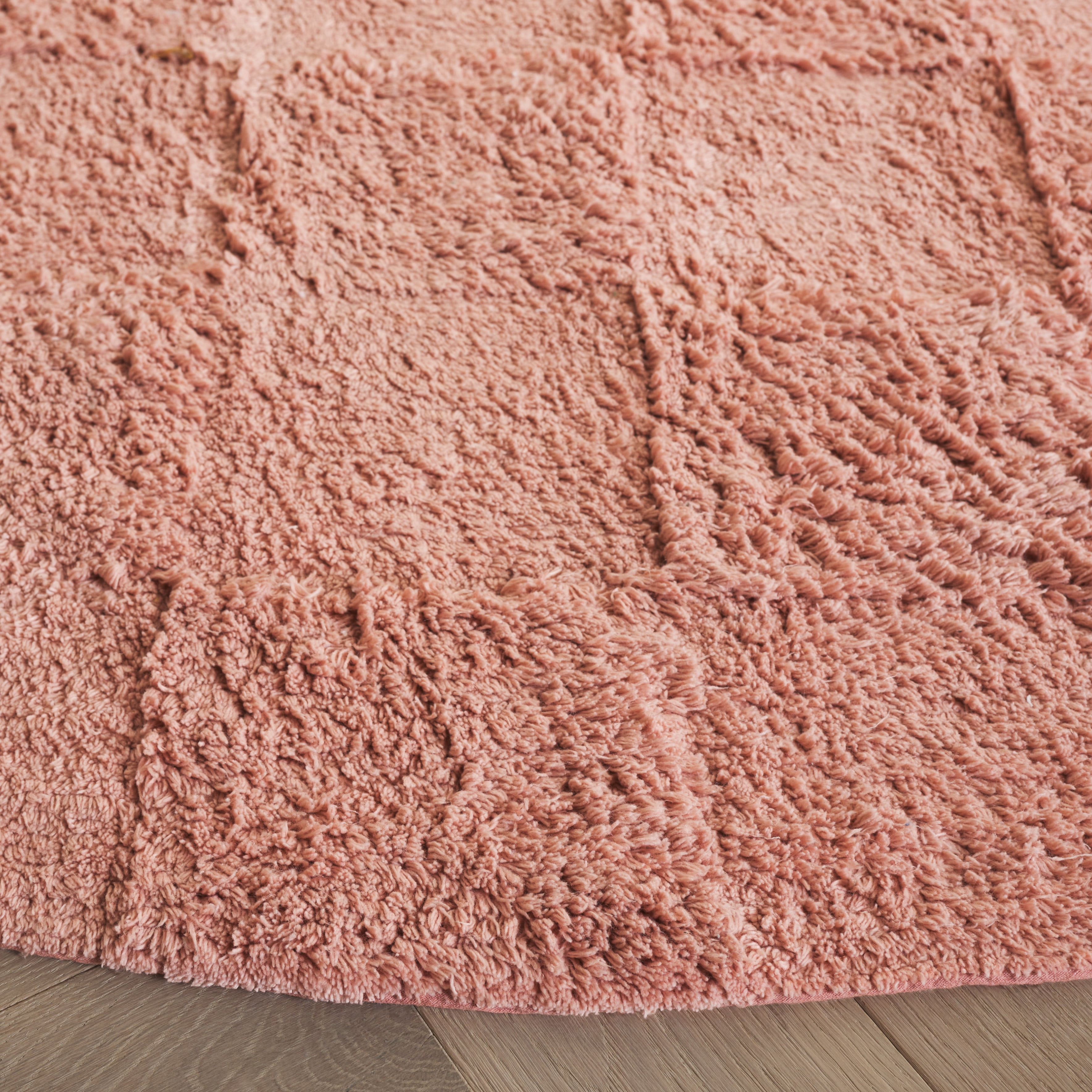 Safavieh Easy Care Coty Checkered Area Rug, Rose, 6' x 6' Round