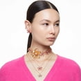 thumbnail image 4 of Pendientes Swarovski Dextera Hoop Pavé en tono oro rosa blanco, 4 of 5