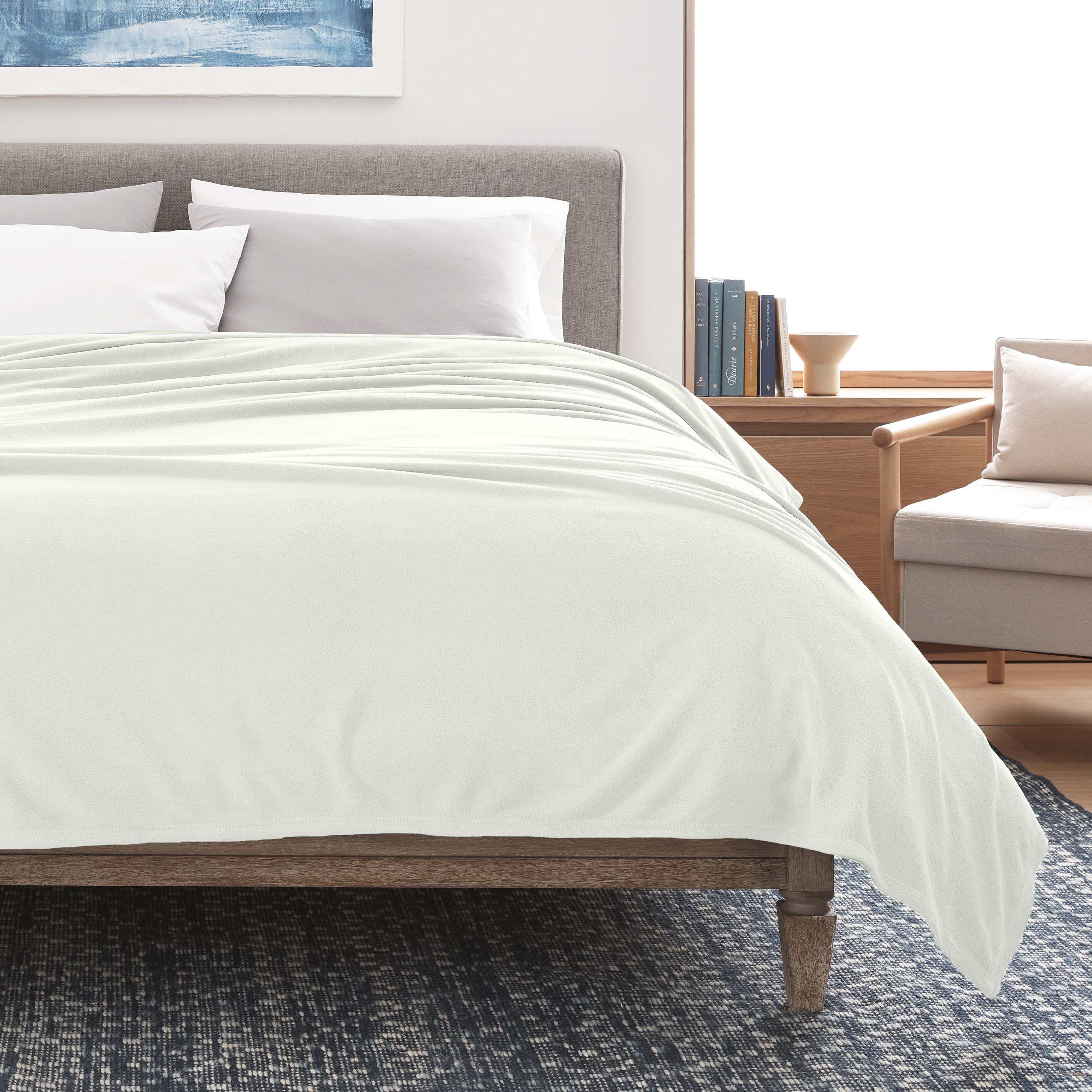 Soft All-Season Microfleece Bed Blanket – Lightweight Cozy Throw – Full/Queen Size – White