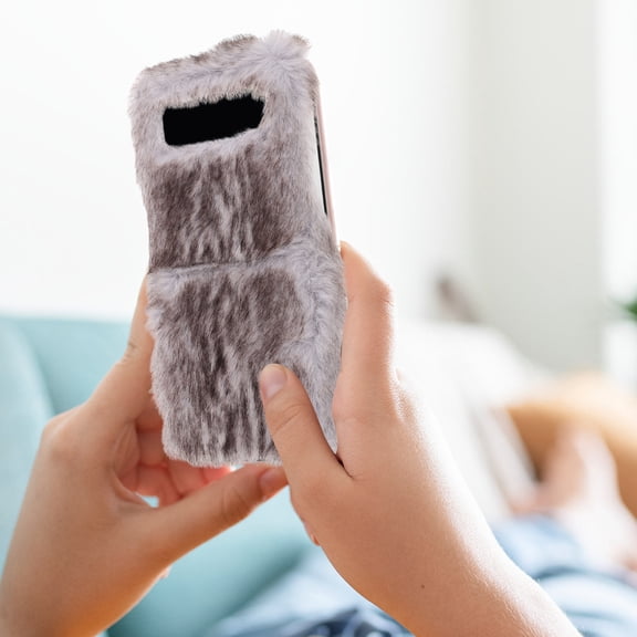ETEREAUTY Gray Plush Phone Case Soft Warm Cozy Cover with Full Protection for Cell Phones Stylish and Durable Mobile Accessory