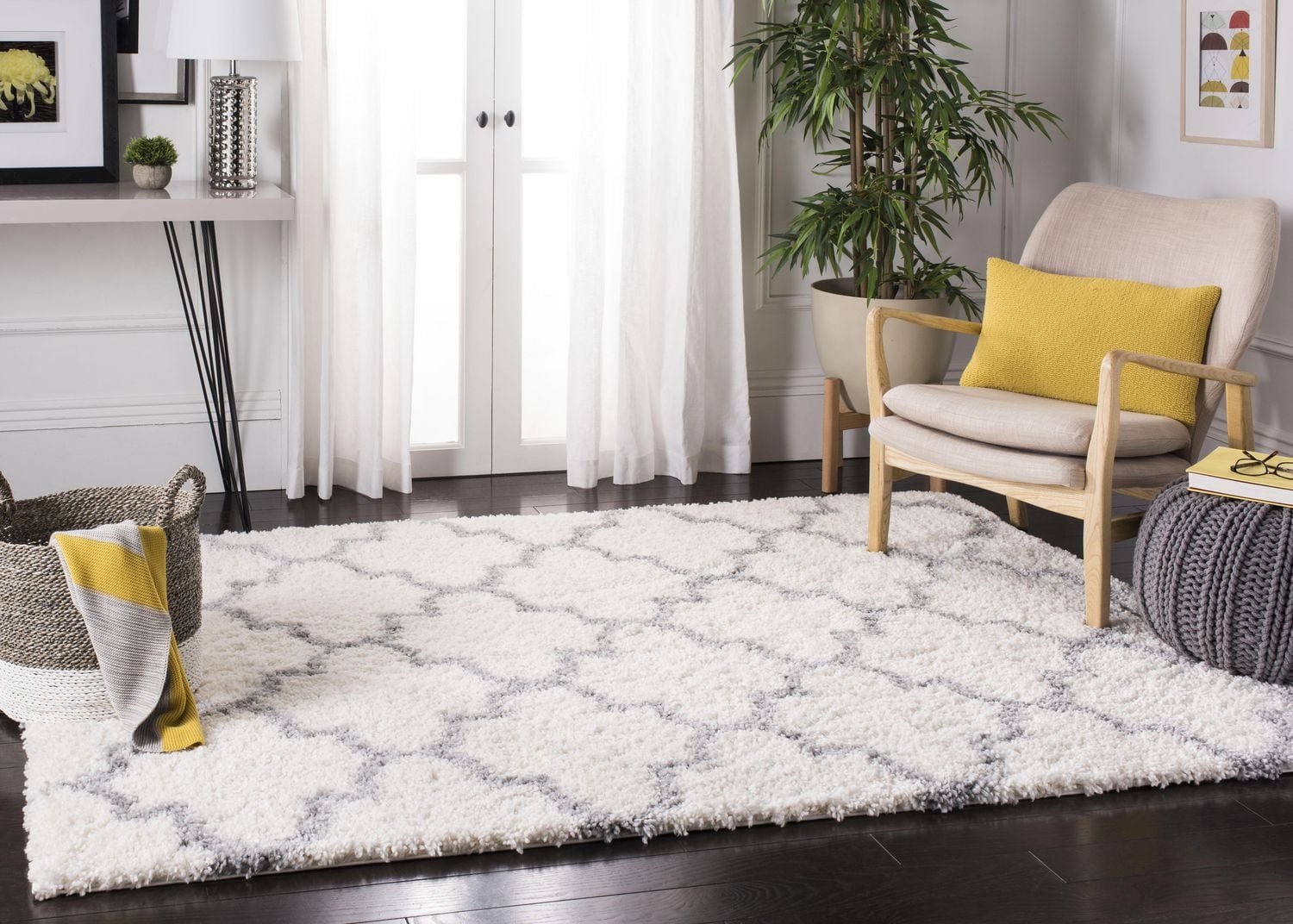 Safavieh Fontana Hilda Geometric Plush Shag Area Rug