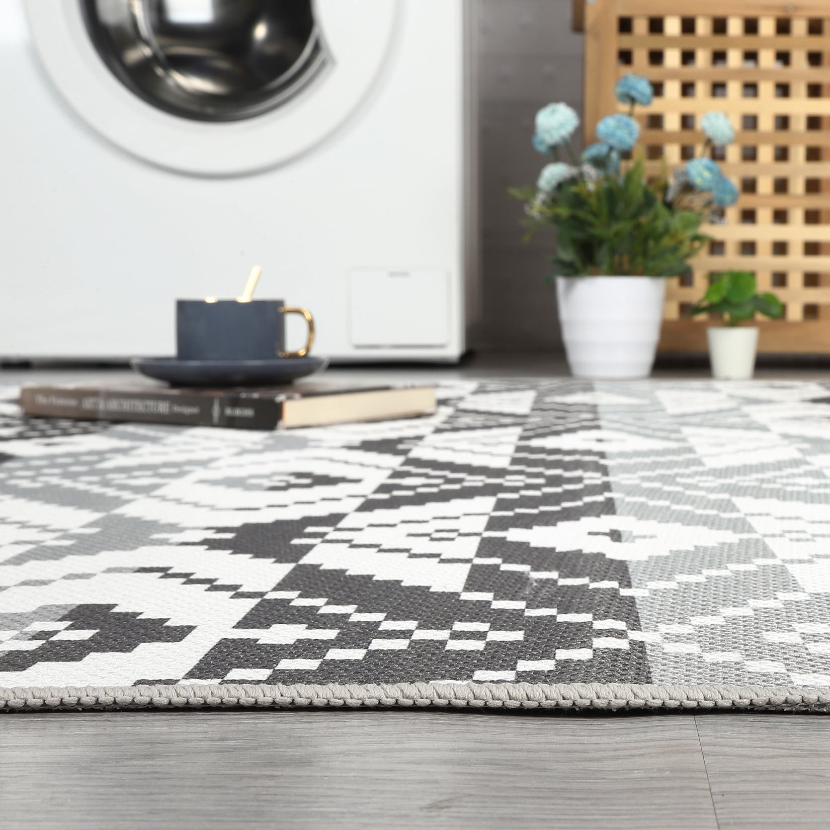 Senfot 5x8 Indoor Outdoor Area Rug Waterproof Modern Print Pattern Non-Slip Floor Carpet Stain Resistant for Patio Backyard Living Room Black White