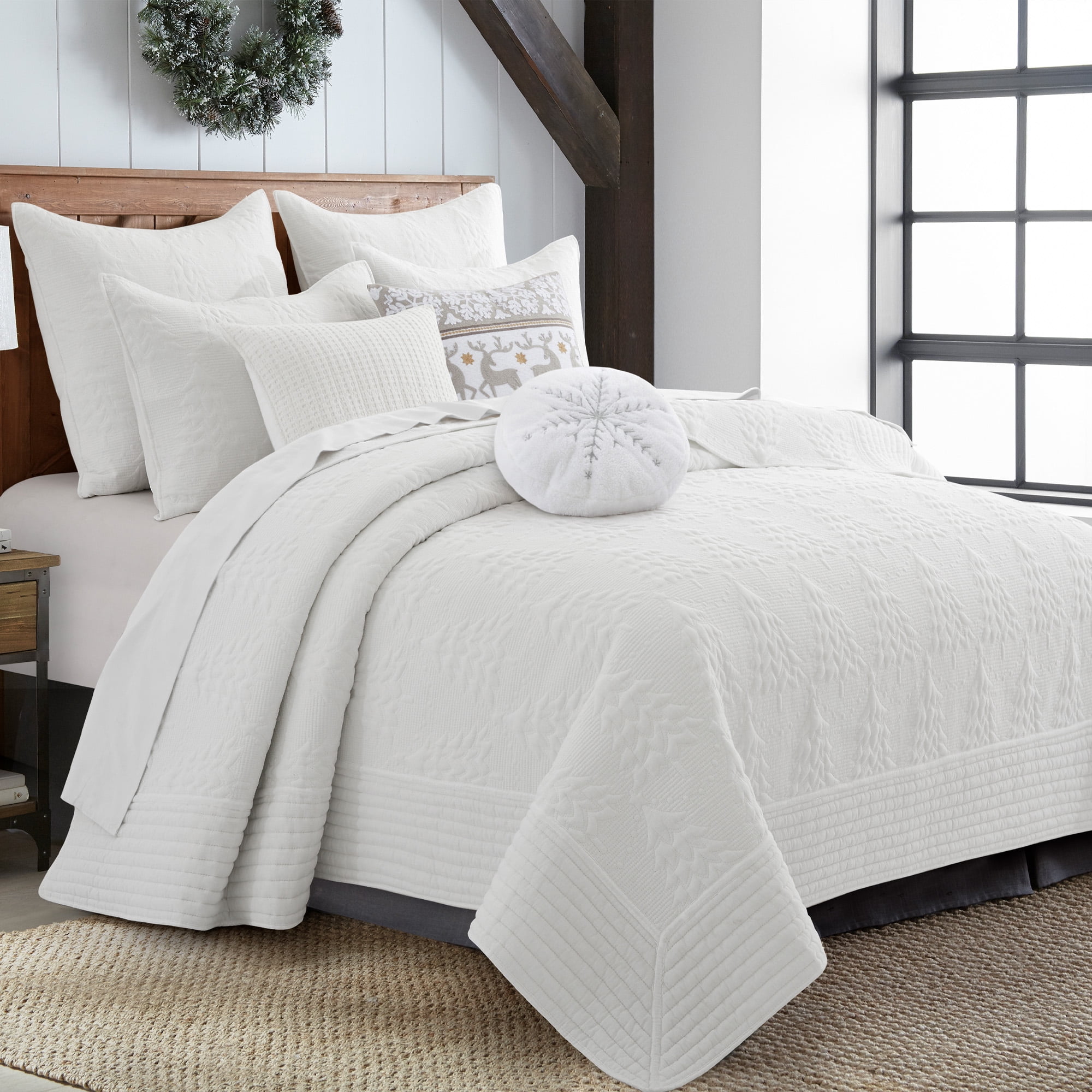 Levtex Home - O Christmas Tree Quilt Set - King Quilt and Two King Shams - Christmas Tree - White - Quilt (106x92in.) and Shams (20x36in.) - Reversible - Cotton
