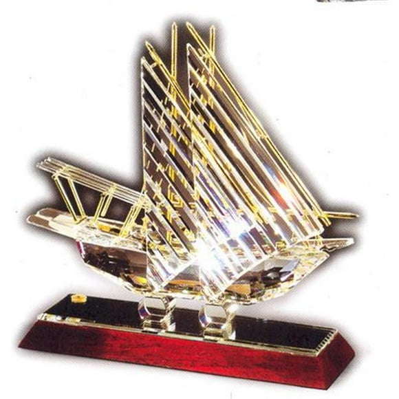 232-200 9.64 L x 10.23 H in. Crystal Sailboat Transportation Figurines