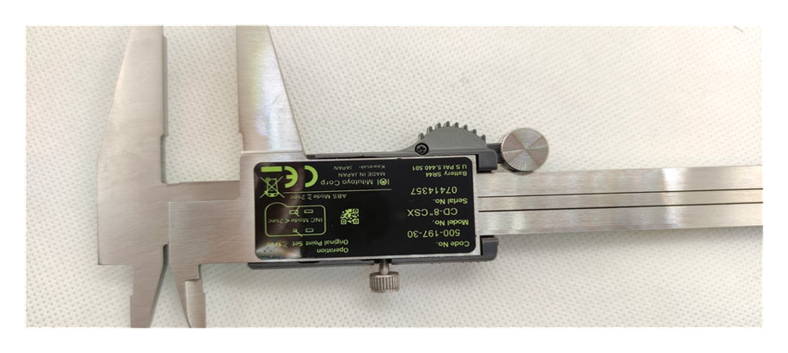 Digital Caliper LCD Vernier Calipers 8 inch 0-200mm 500-197-20 Caliper Electronic Measuring Tools Stainless Steel