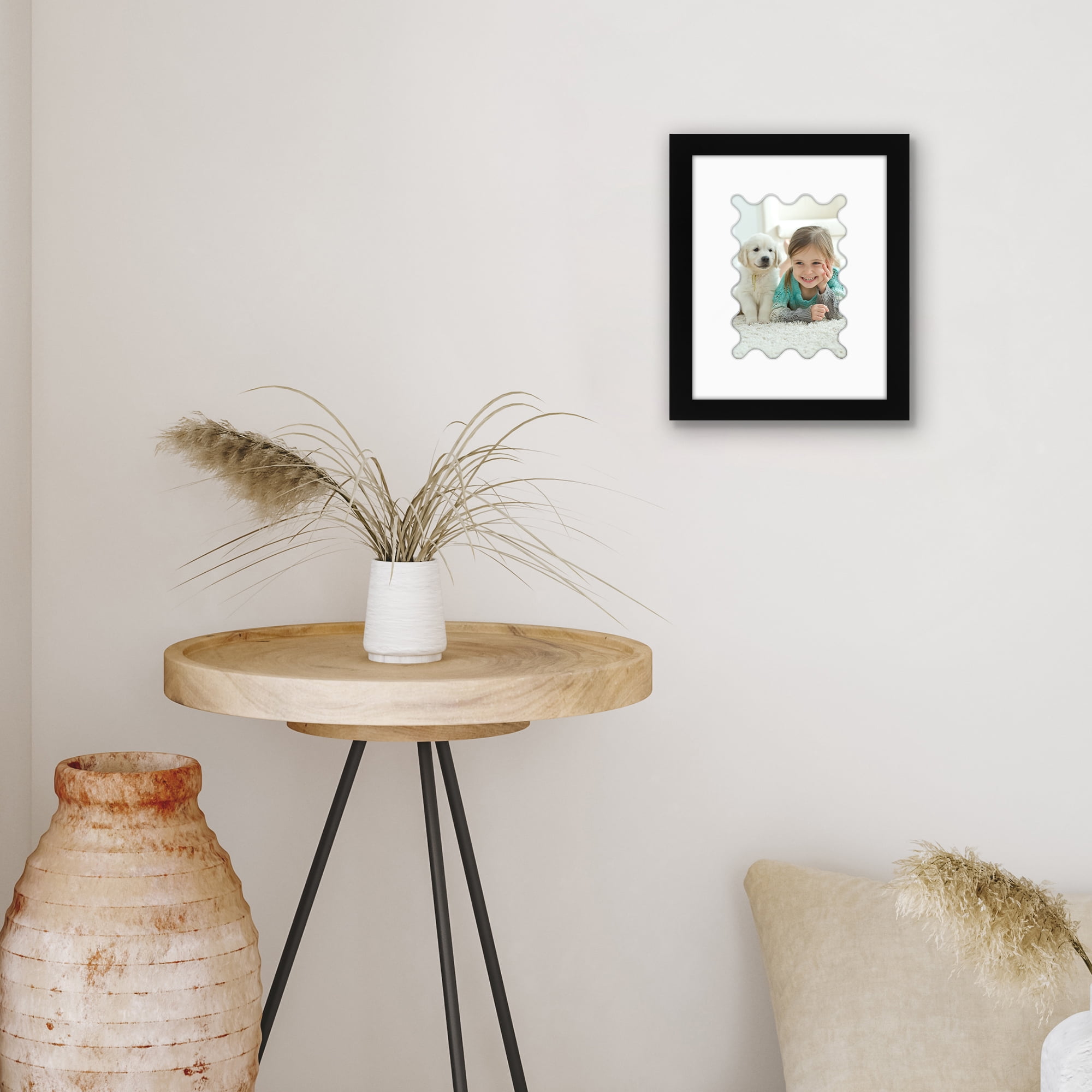 Americanflat 8" x 10" Picture Frame with Wavy Mat - Black