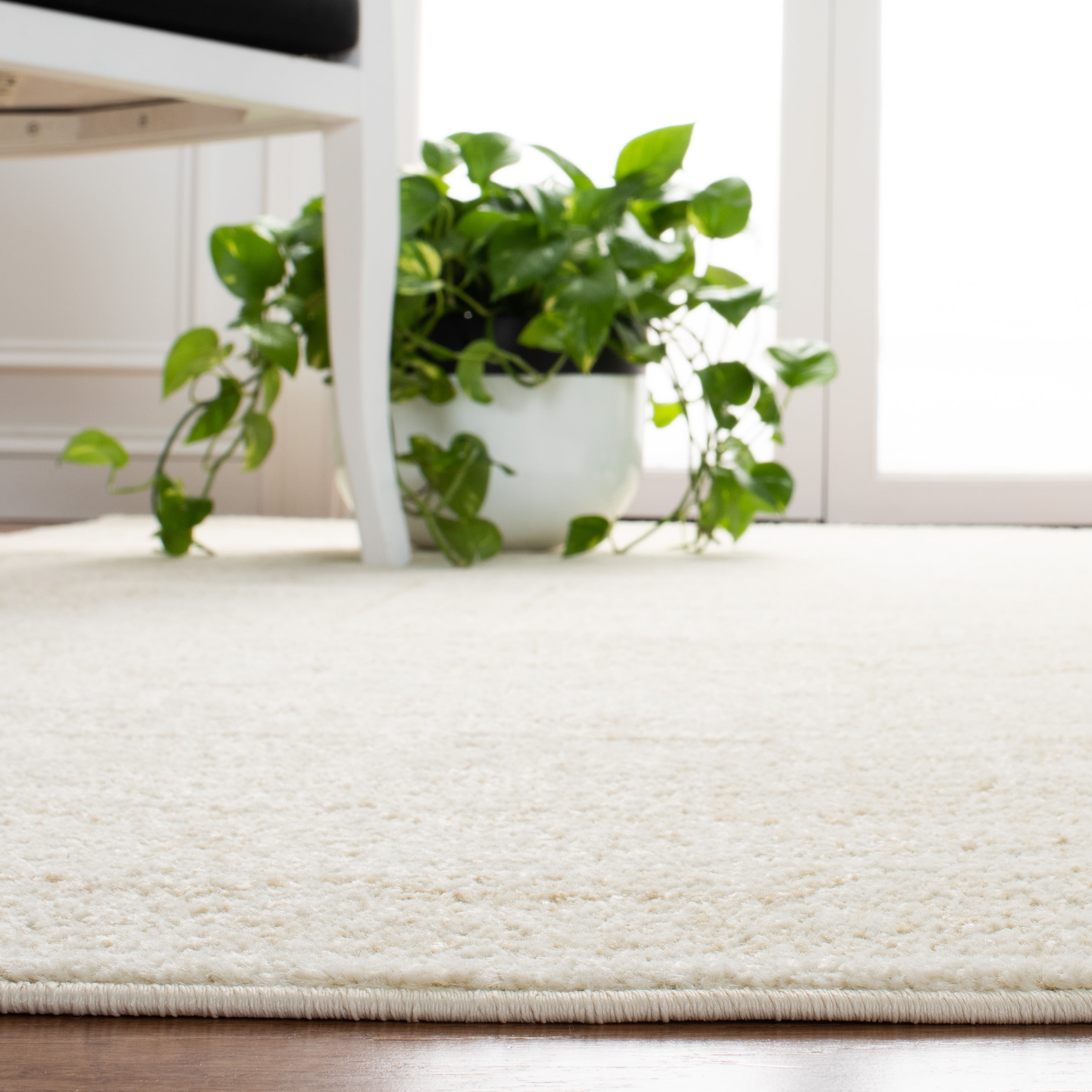Safavieh Adirondack Xavier Oriental Area Rug, Ivory/Beige, 6' x 6' Round