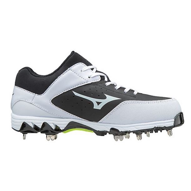 mizuno softball cleats