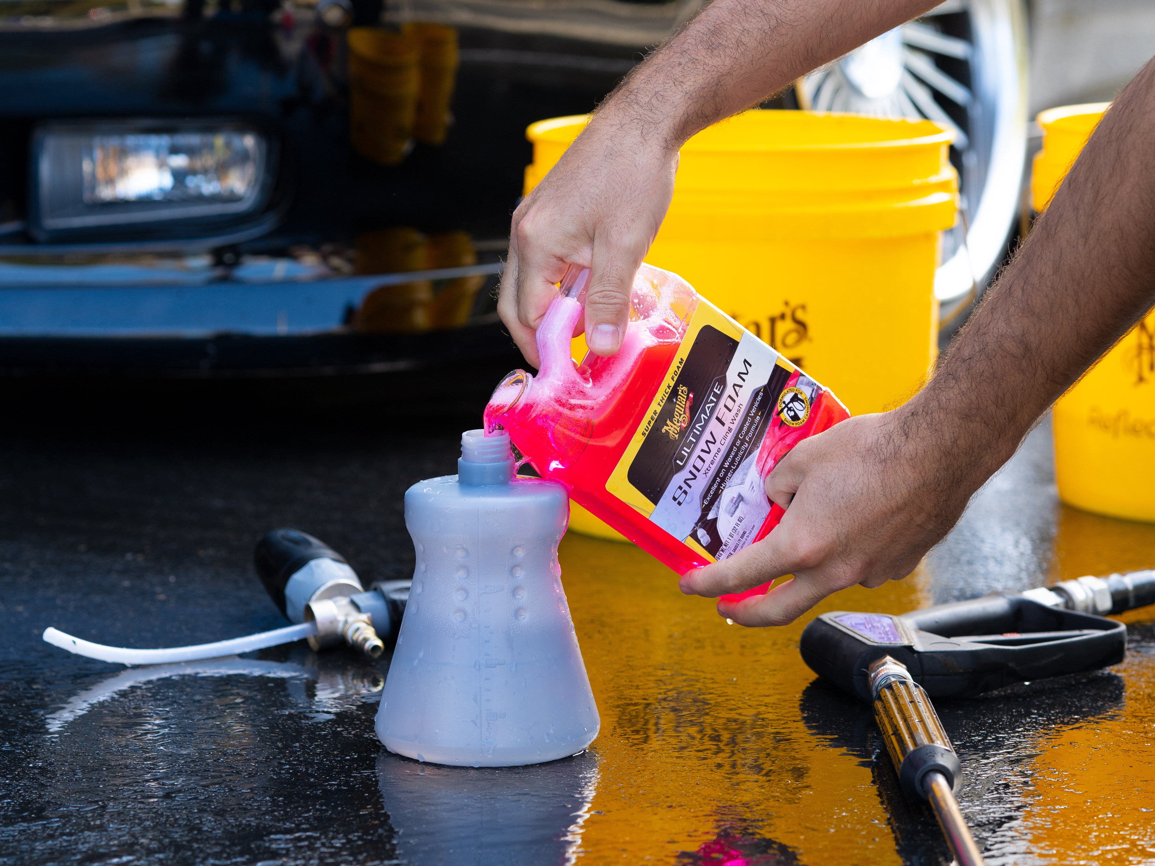 Meguiar's Ultimate Snow Foam Shampoo for Auto Detailing and Car Washing, 32 oz