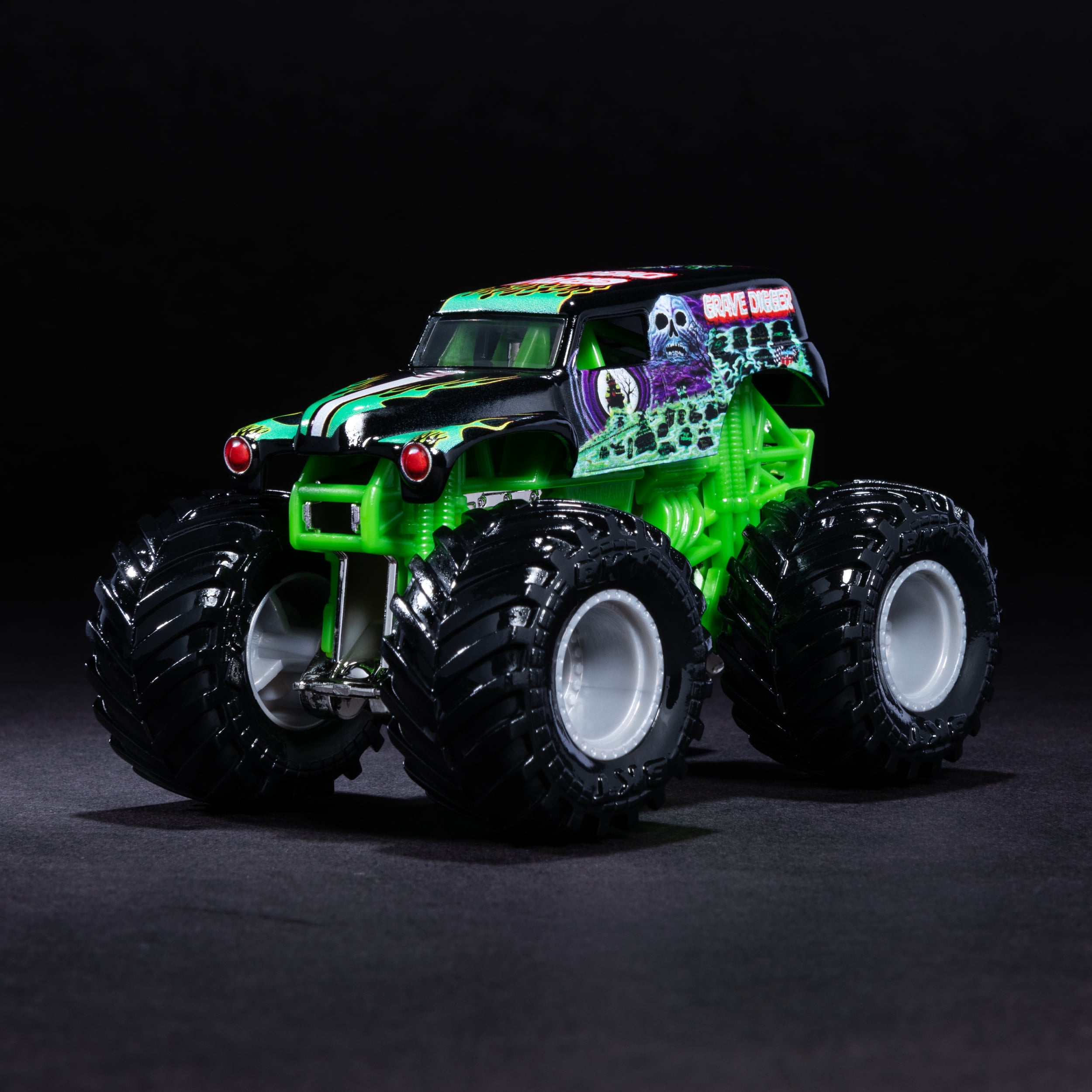 Monster Jam, Official Grave Digger Monster Truck, Die-Cast Vehicle, Legacy Trucks Series, 1:64 Scale
