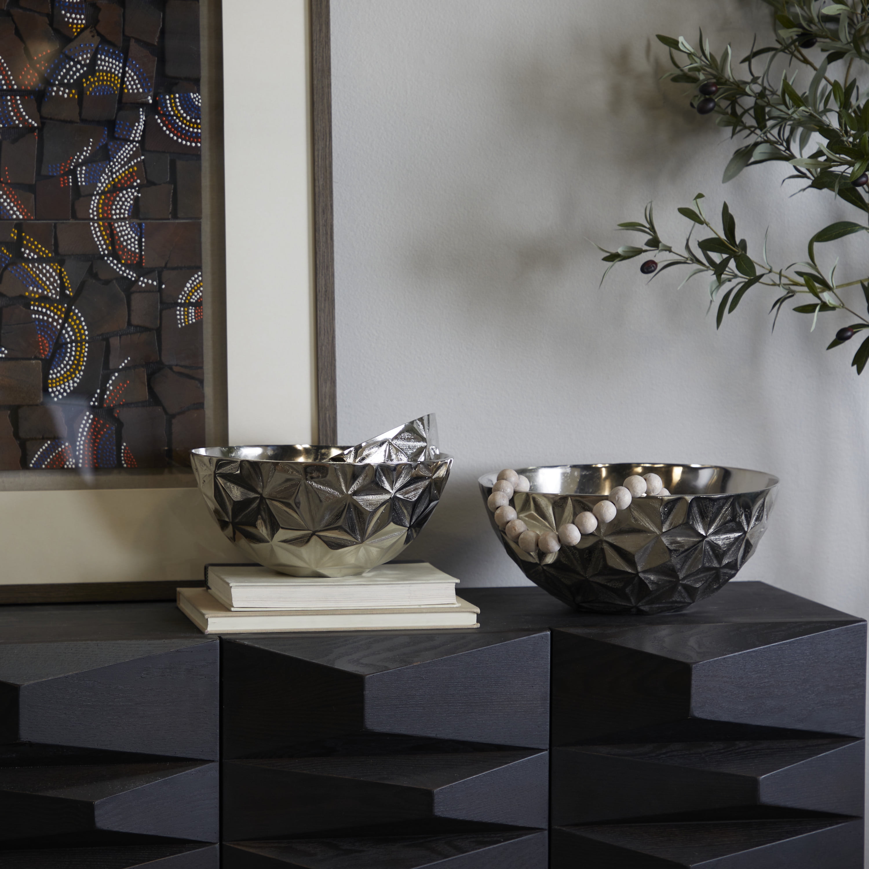 DecMode Modern Aluminum Round Shaped with Faceted Surface Decorative Bowl with Silver Glossy Interior Finish, Set of 3 14", 12", 10"