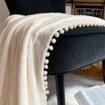 thumbnail image 5 of Manta de franela con pompón Manta de siesta Cobija de cama acogedora Manta suave para sofá cama Apto para todas las estaciones (Marfil, 150x200cm), 5 of 5