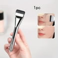 thumbnail image 4 of Lightweight Flat Head Brush for Seamless Foundation & Contouring - Alcohol-Free Precision Palm Tool for All Skin Types, 4 of 5