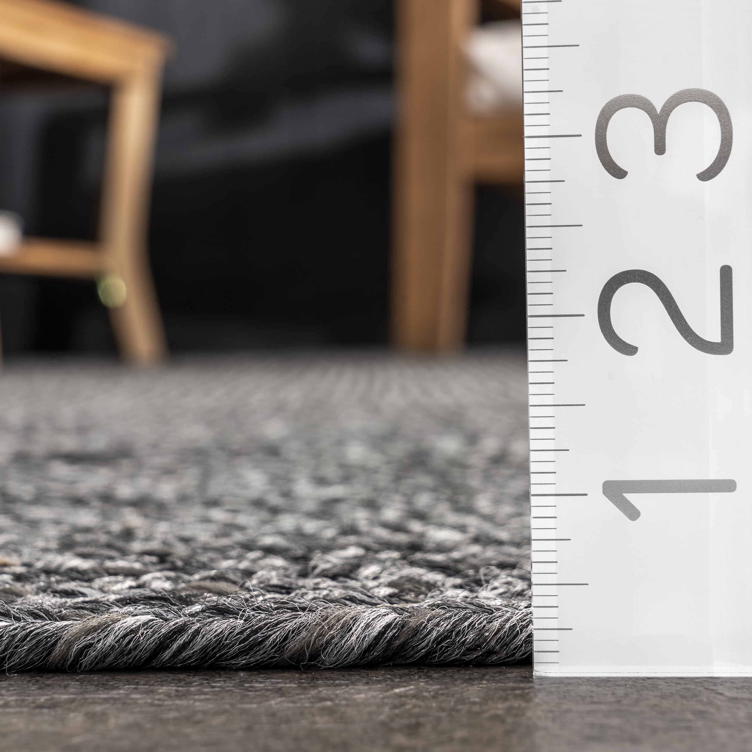 nuLOOM Wynn Braided Indoor/Outdoor Charcoal 6' Casual Round Rug