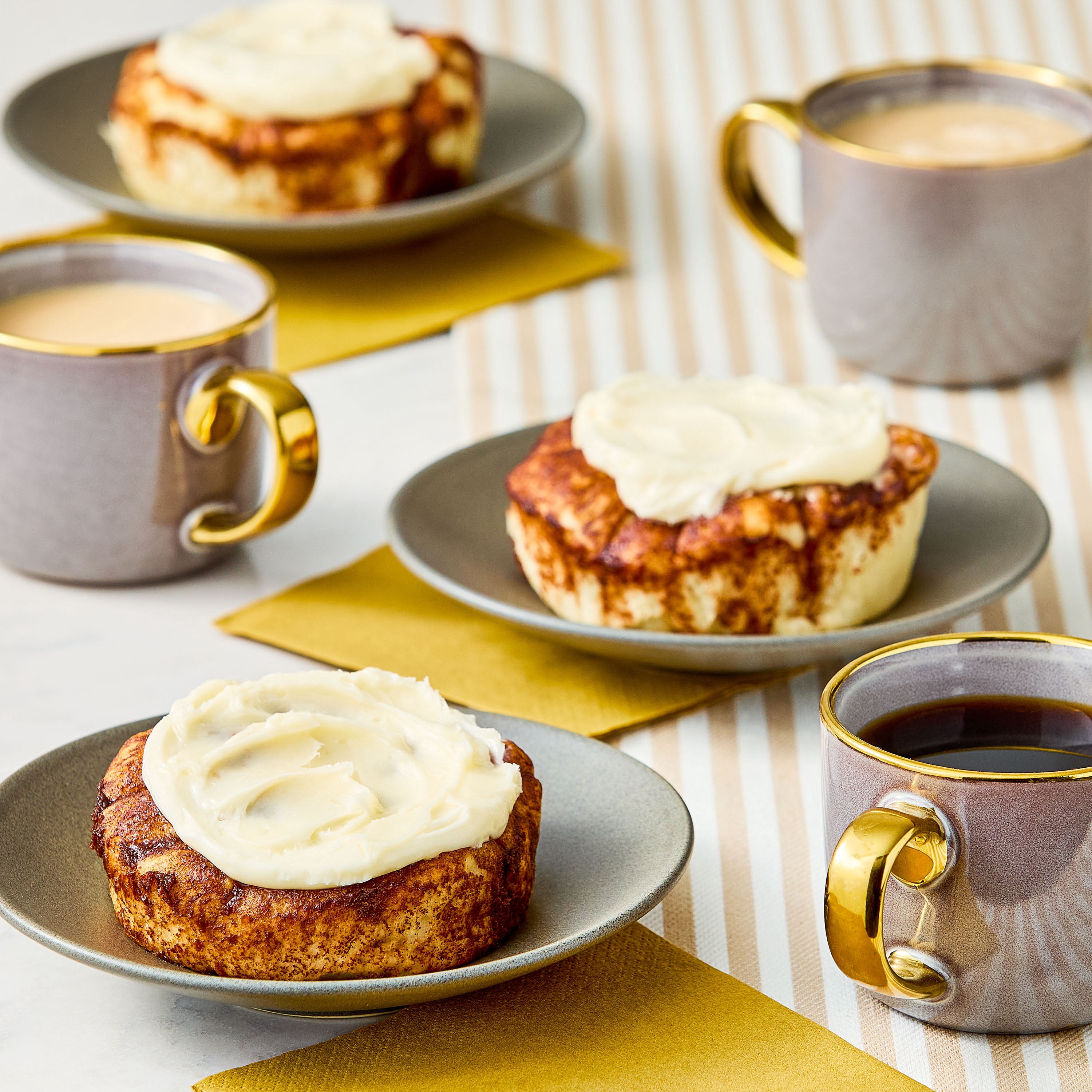 Marketside Baked Cinnamon Roll Clusters with Cream Cheese Icing, 5 oz (Shelf Stable)
