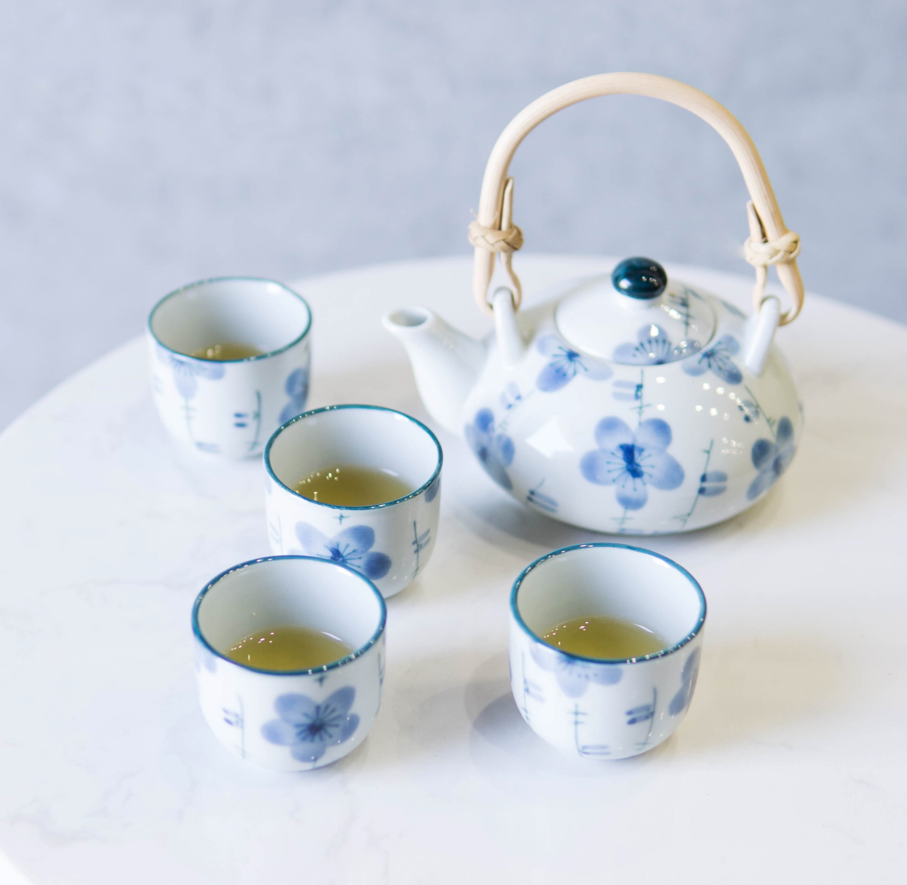 Blue Japanese Cherry Blossom Flowers Design Porcelain Tea Pot And 4