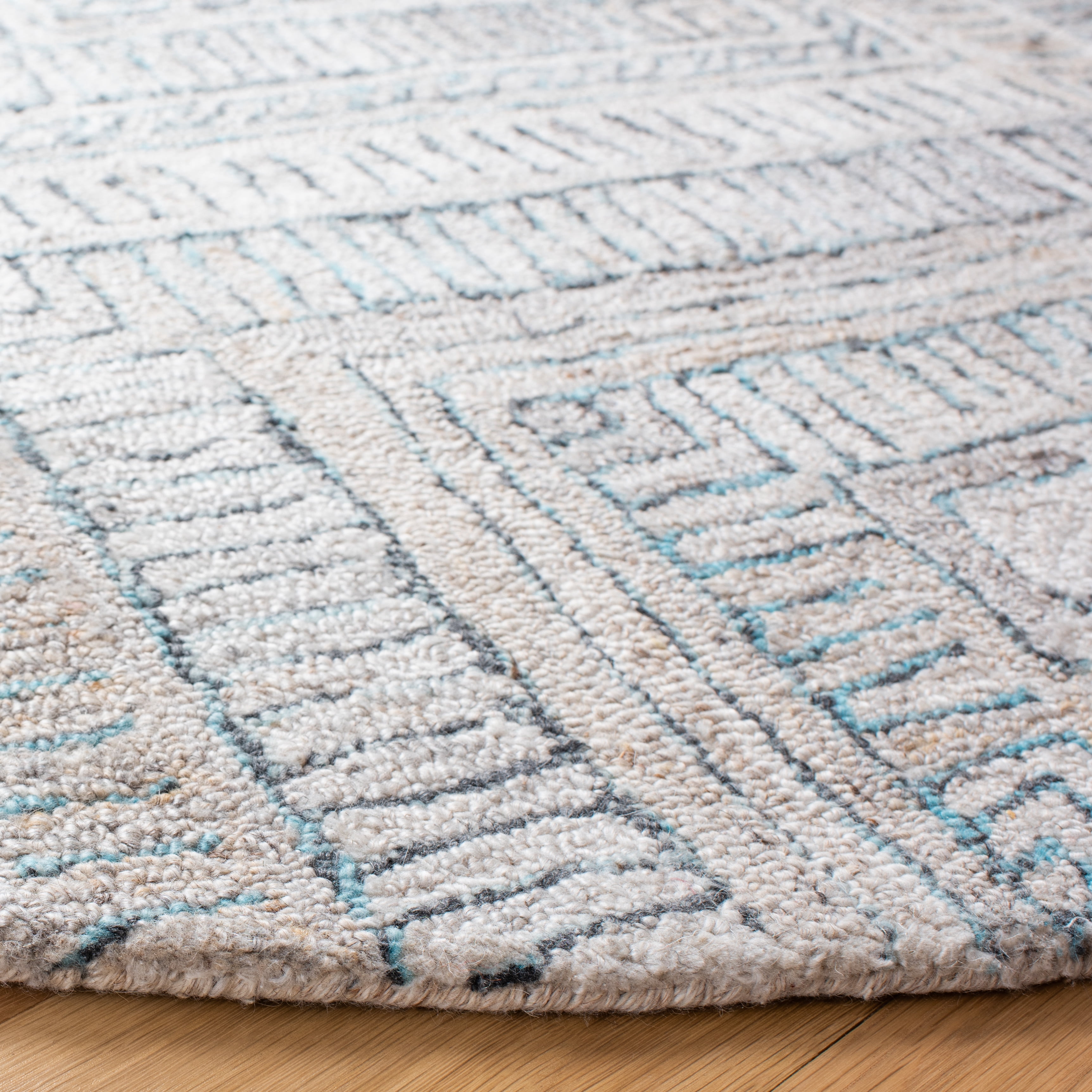 SAFAVIEH Marquee Kirsten Geometric Area Rug, Turquoise/Beige, 6' x 6' Round