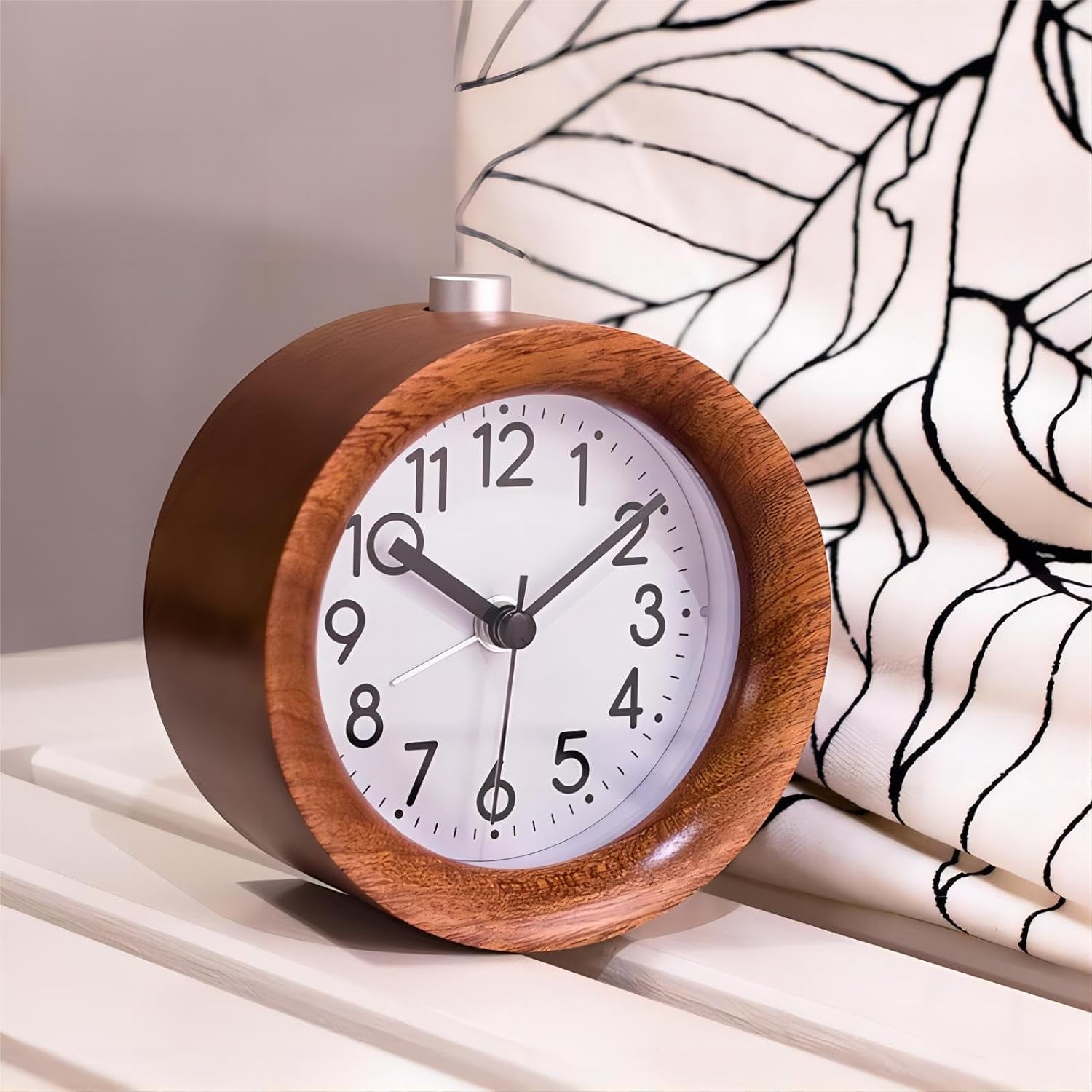 CATPAN Analog Wood Alarm Clock, Round Non Ticking Silent with Arabic Numerals Night Light Snooze Function Battery Operated Easy to Use for Desktop Bedroom Bedside (Yellow)