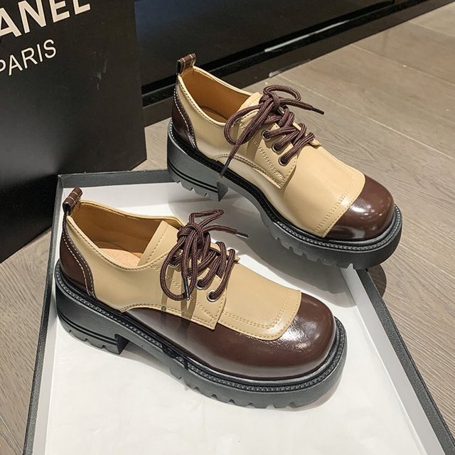 Zapatos de cabeza cuadrada informales de fondo plano de verano, zapatos Oxford de viento minimalistas versátiles a la moda y cómodos, zapatos Retro para mujer 202338 Gao Jinjia LED