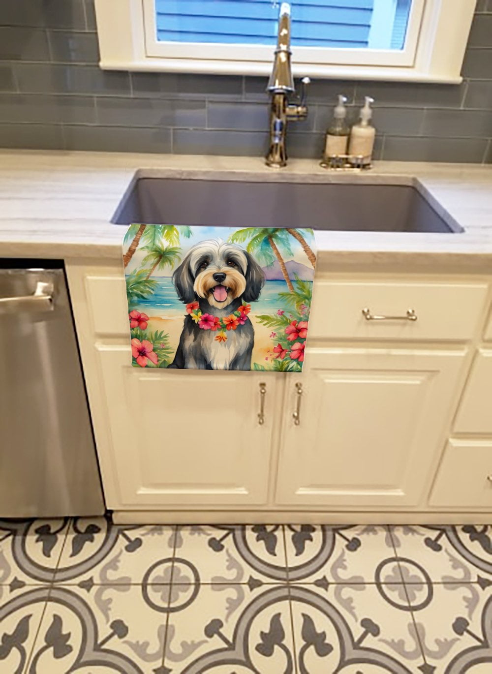 Carolines Treasures DAC6529KTWL 25 x 15 in. Tibetan Terrier Luau Kitchen Towel