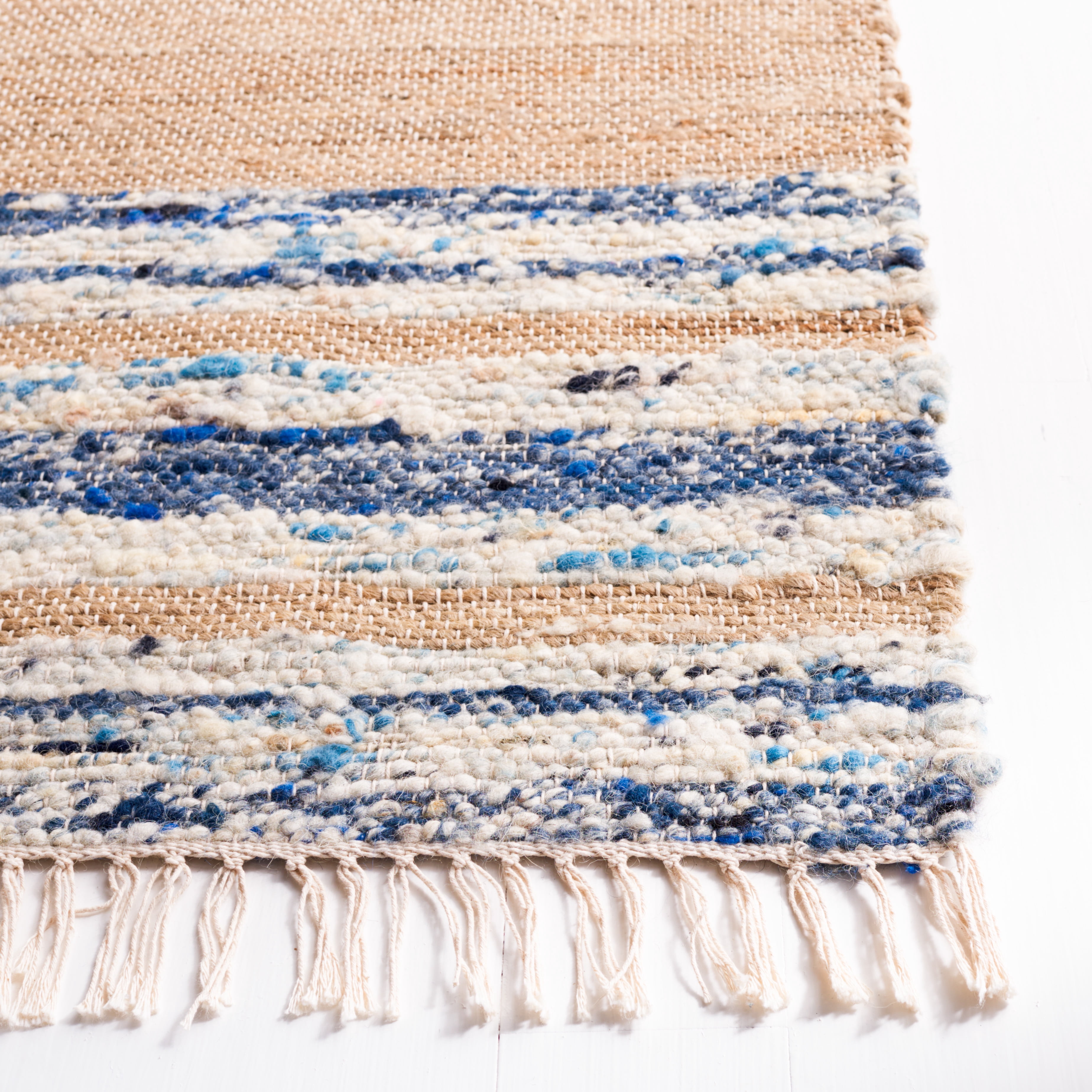 SAFAVIEH Natura Cathleen Solid Area Rug, Natural/Navy, 5' x 8'