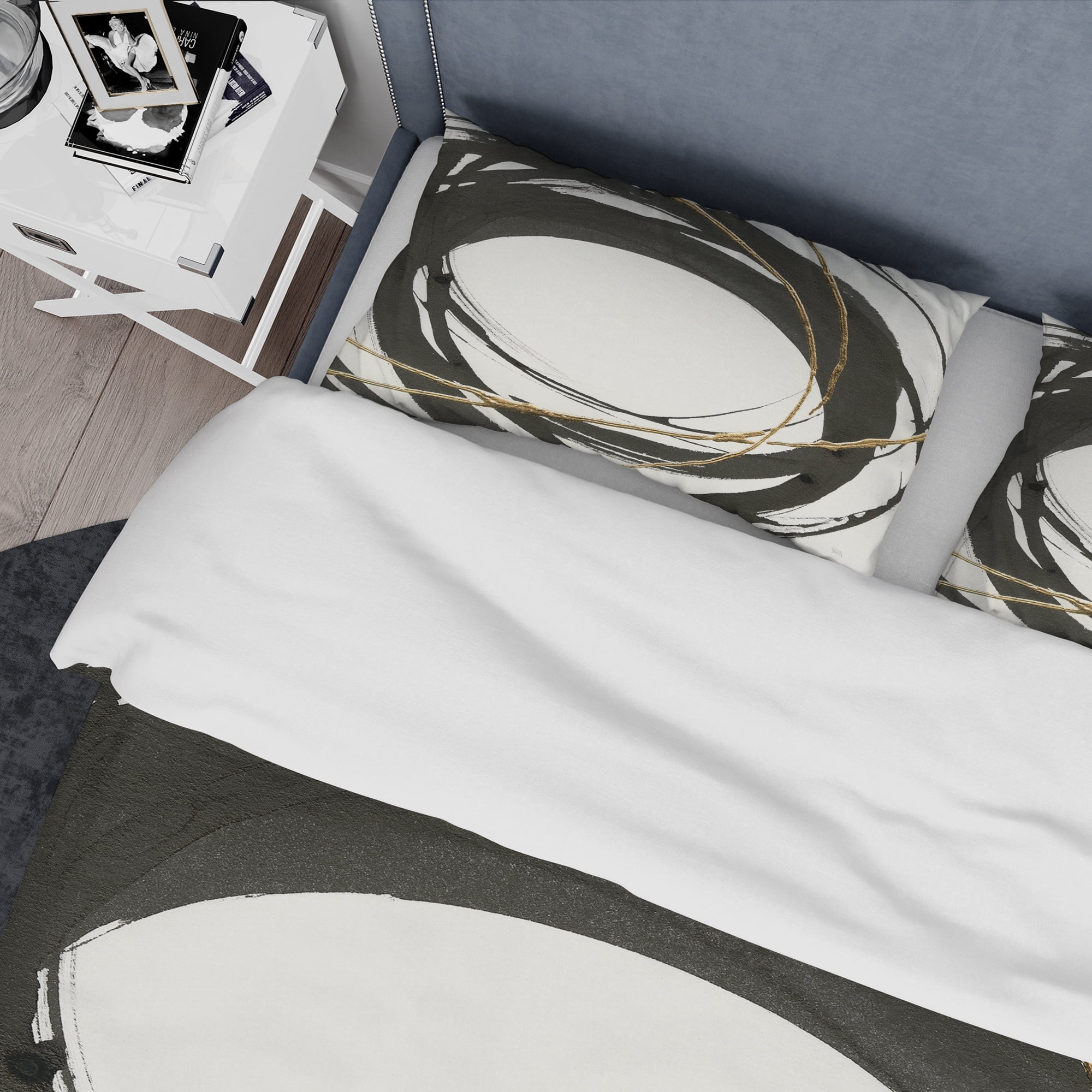 Designart 'Gold Glamour Circle II' Geometric Duvet Cover Set