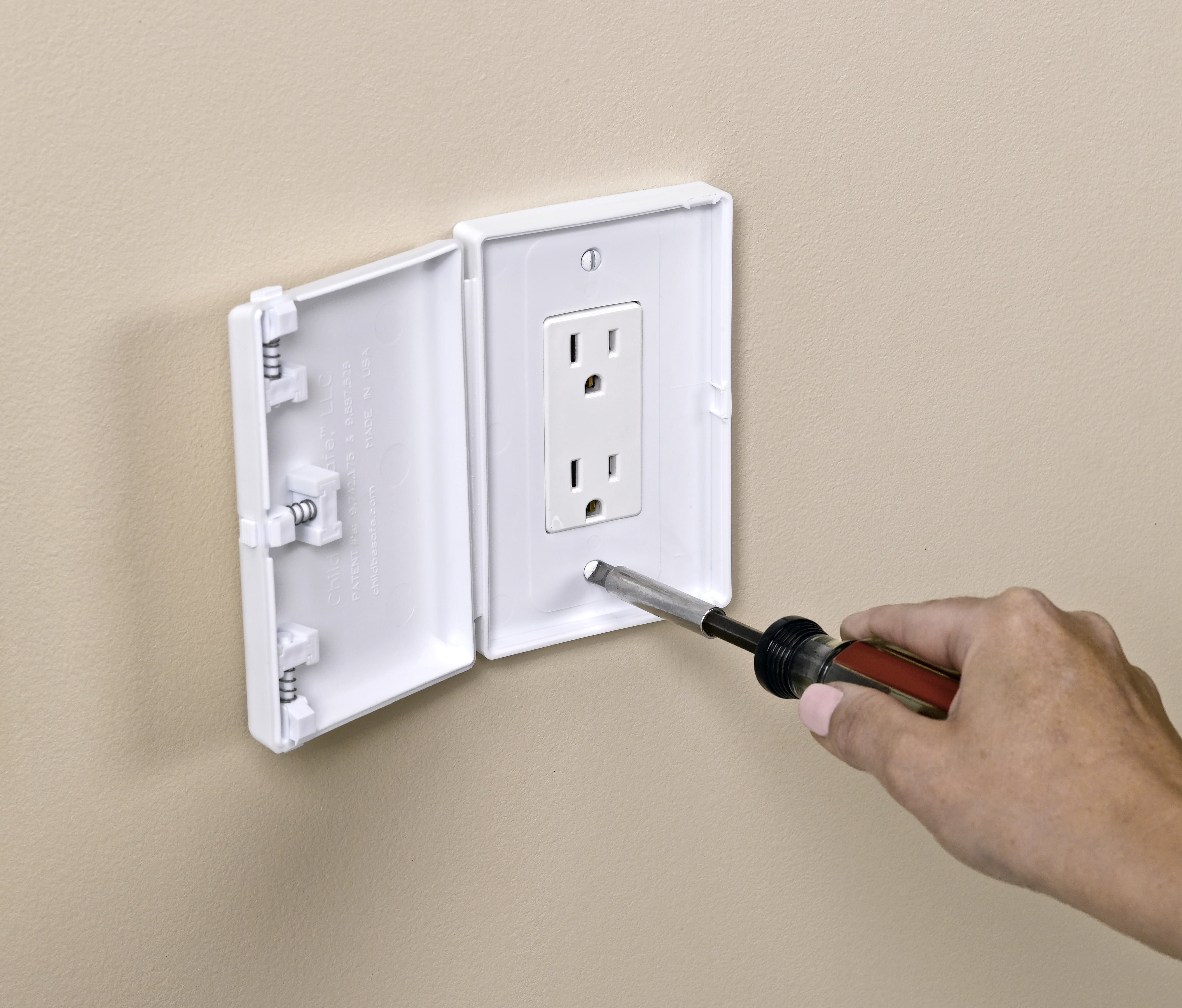 Child Be Safe Infant and Pet Proof Rocker Switch and Outlet Cover Box, Ivory, 2 Piece