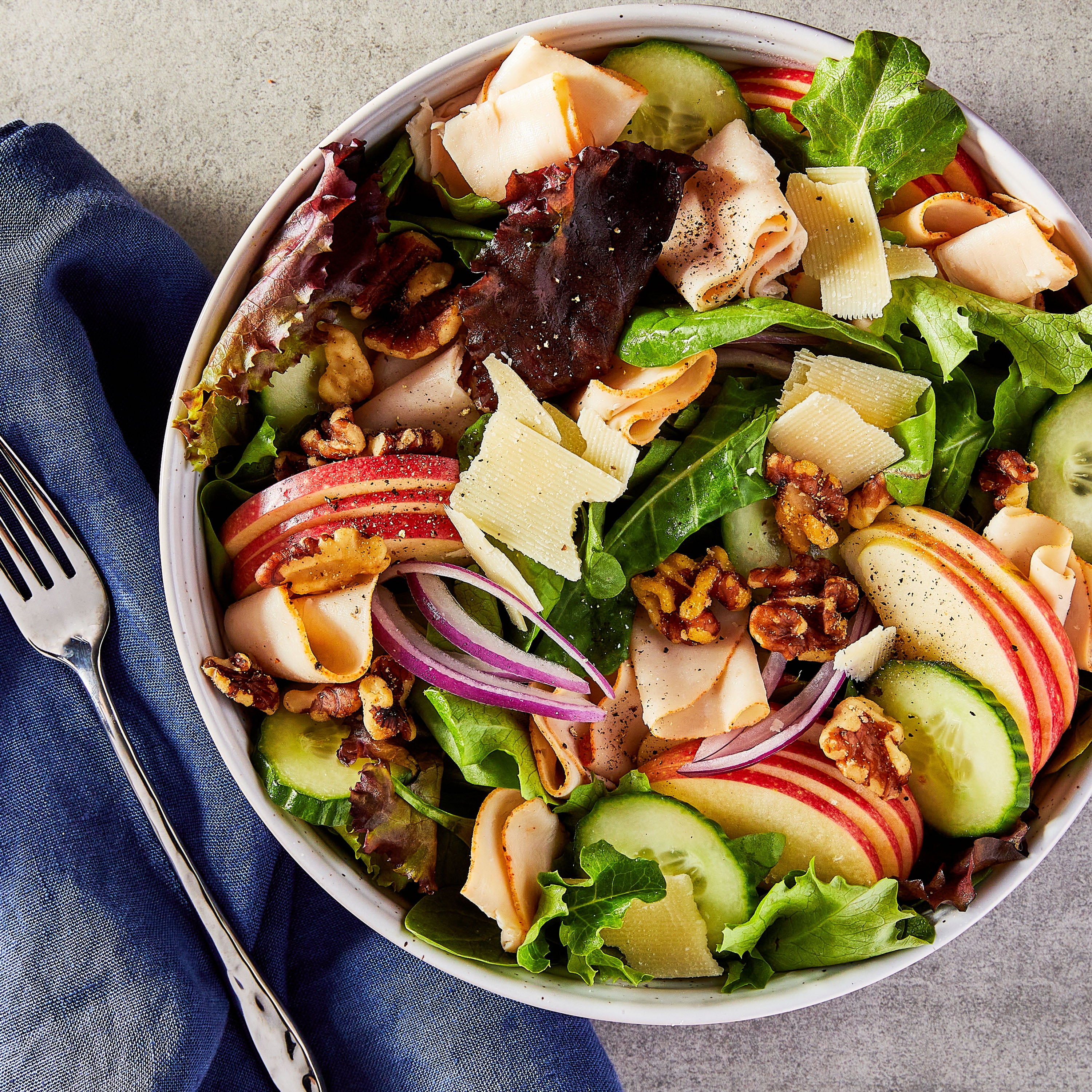 Great Value Rotisserie Chicken Lunchmeat, 9 oz, Plastic Tub, 10g of Protein per 2oz Serving