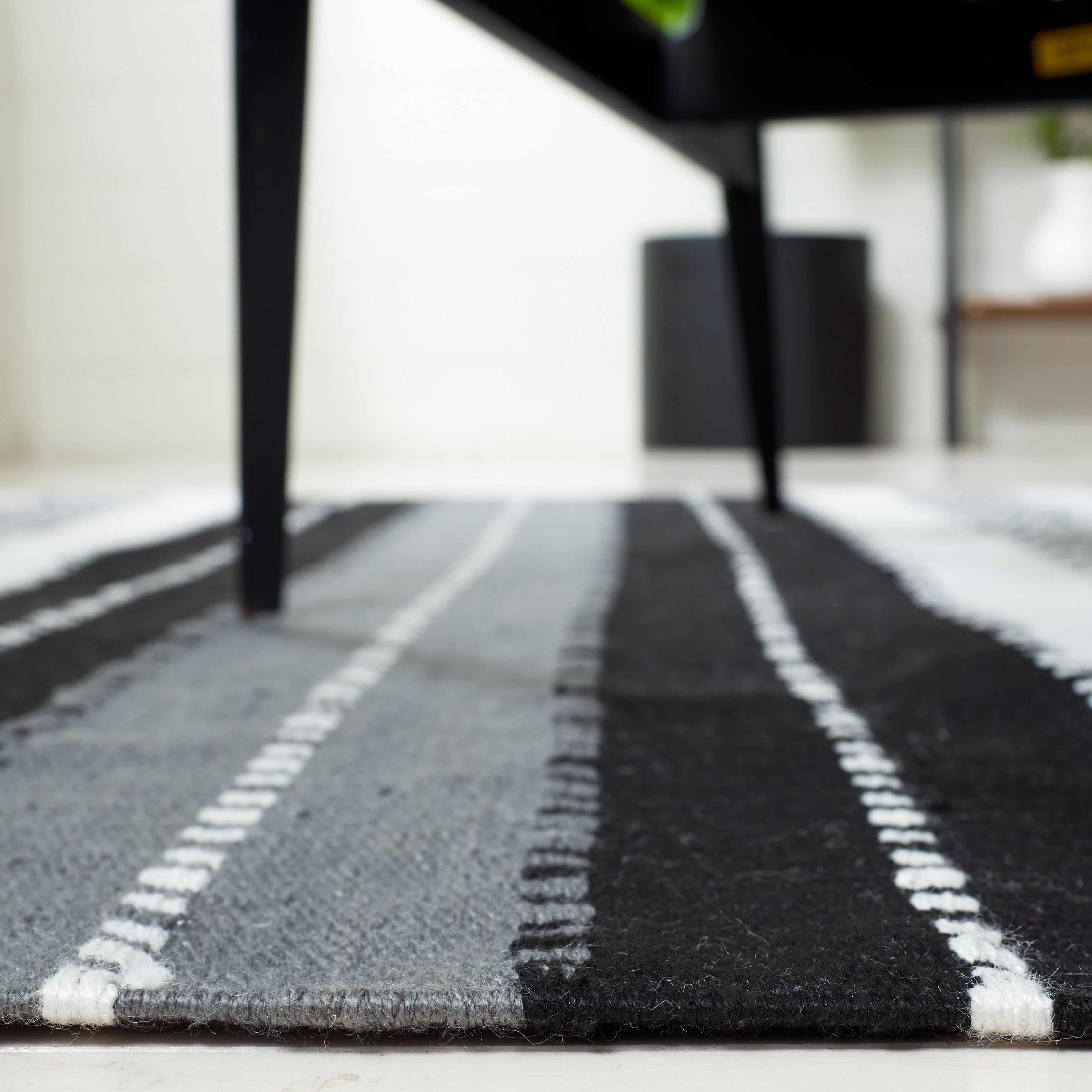 SAFAVIEH Striped Kilim Emma Striped Polyester Area Rug, Black/Ivory, 7' x 7' Square
