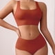 thumbnail image 2 of Conjunto de sujetador deportivo para mujer: estilo camiseta sin aros, relleno extraíble, fruncido en la parte superior, tallas S-XL., 2 of 4