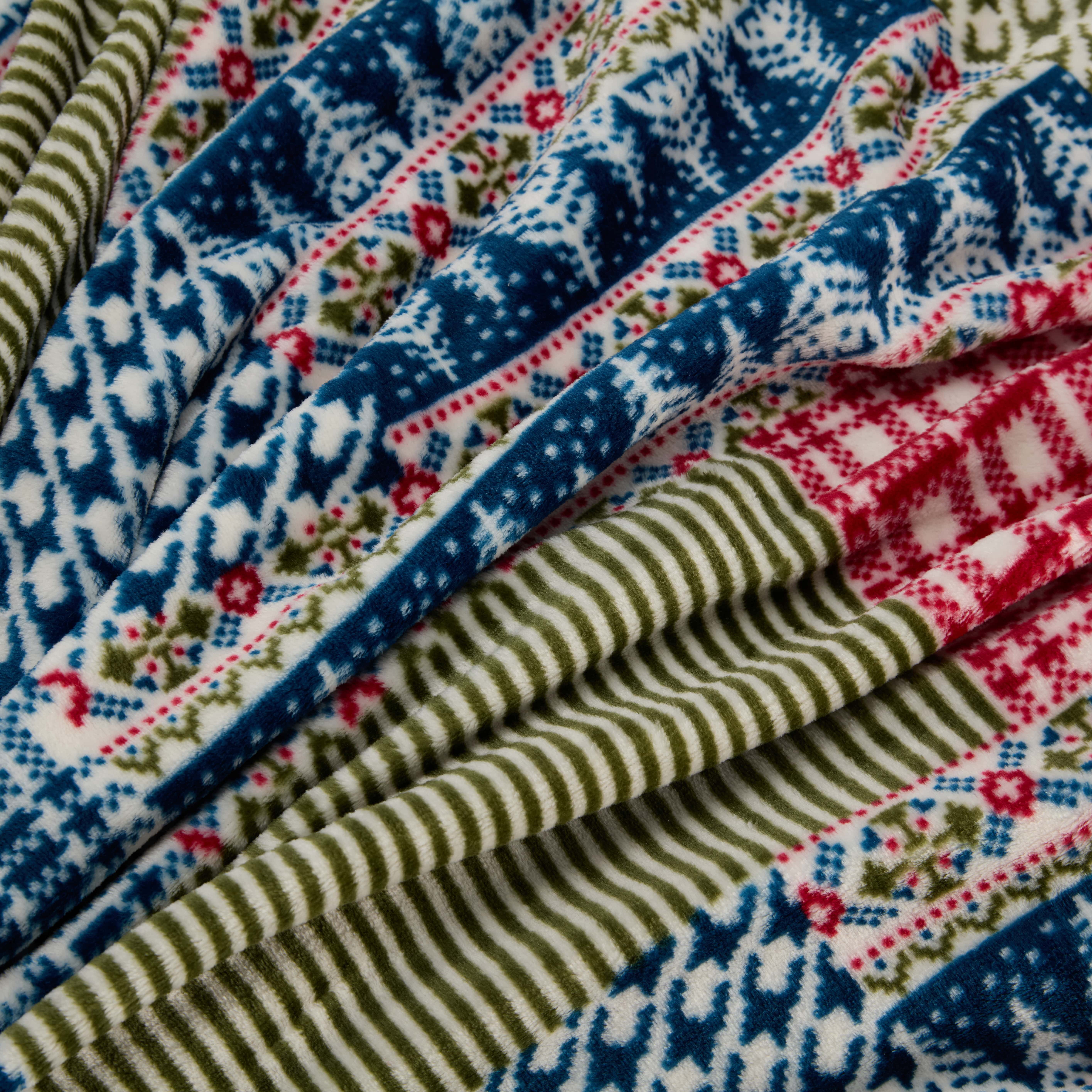 Muk Luks Luxurious and Soft Extra Large Green Family Throw Blanket