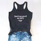 thumbnail image 2 of Camisetas sin mangas para beber para mujeres, niñas adultas, verano, playa, gráfico divertido, espalda cruzada, chaleco, blusa con refranes Fridja  qr1195, 2 of 6