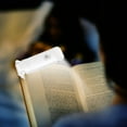 thumbnail image 4 of CEHVOM Lampe de Lecture Rechargeable LED Usb Lampe à Pince Pliable, 4 of 7