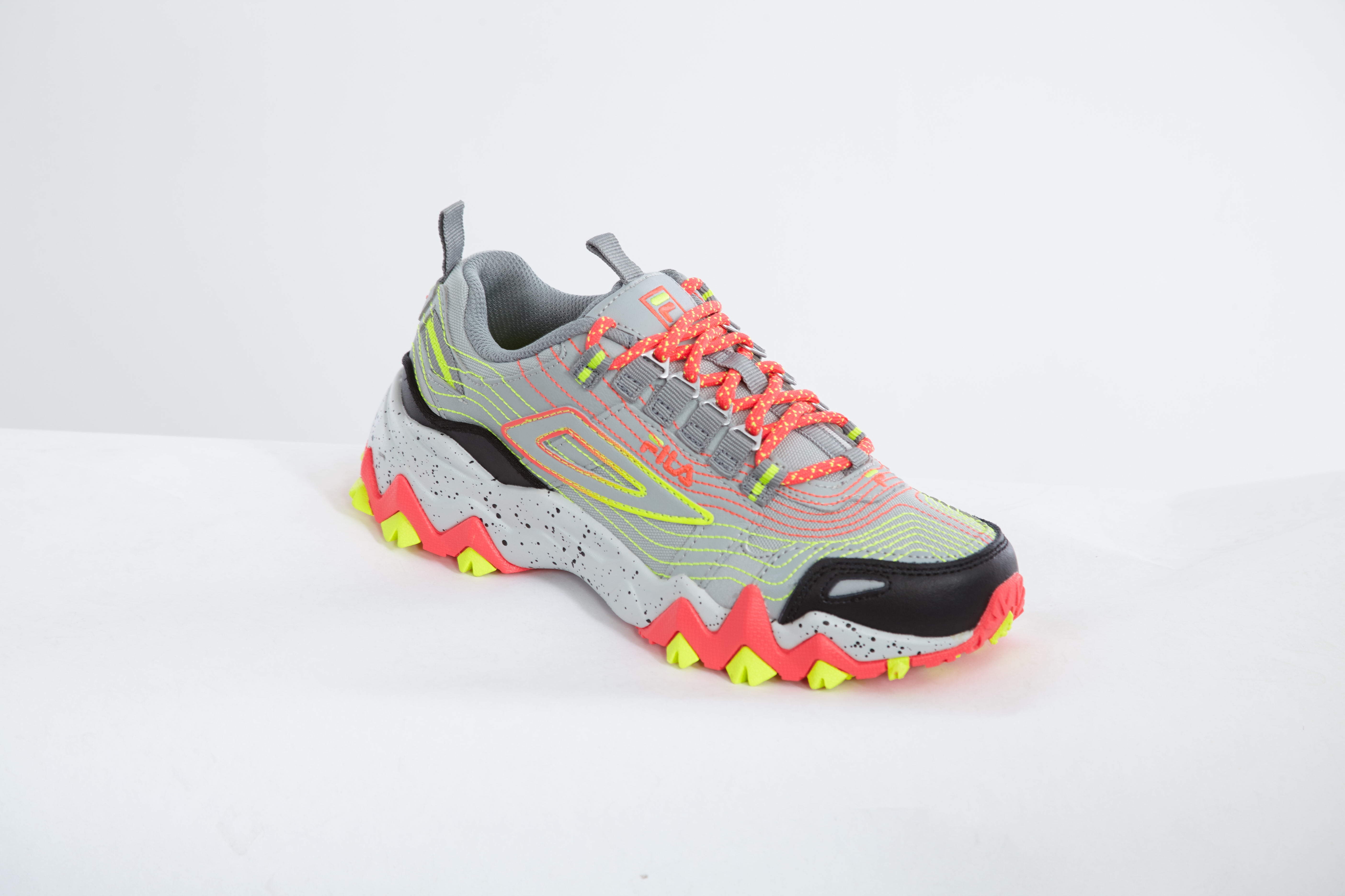 Fila Women's Oakmont TR Trail Athletic Sneaker