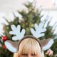 thumbnail image 5 of Diadema con orejas de animales de simulación, diadema de peluche, accesorios para el cabello, disfraz navideño, diadema con orejas de ciervo y copo de nieve. Disponible. Accesorios de cosplay., 5 of 6