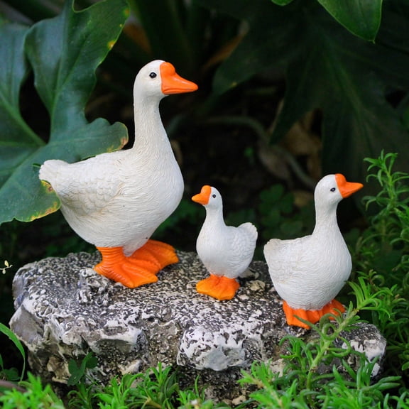 Porch Goose Statue, Mini Goose Porch Decor, Decorative Goose Figurine for Front Door, Yard, and Garden, Cute Goose Statue for Outdoor and Indoor Use
