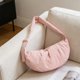 thumbnail image 4 of Bolso bandolera de nailon de gran capacidad | Bolso plisado tipo dumpling para mujer | Bolso acolchado para el día a día, ideal para estudiantes y oficina, 4 of 6