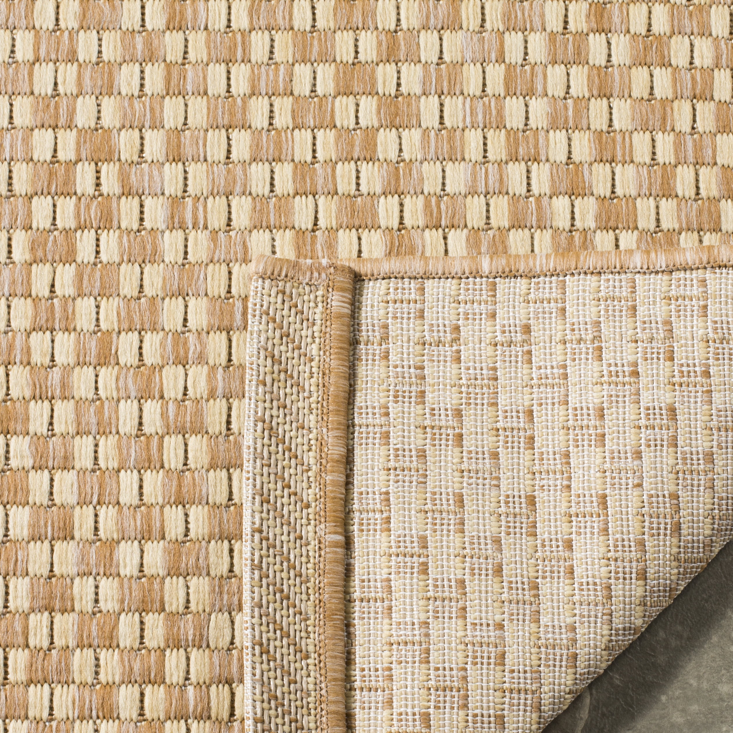 SAFAVIEH Courtyard Blair Checkered Indoor/Outdoor Area Rug, Natural/Cream, 4' x 4' Round