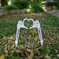 thumbnail image 2 of Pose de amor para decorar las estaciones de Halloween con forma de esqueleto, 2 of 6