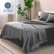 thumbnail image 4 of Manta de Cama Bare Home de Felpa Sherpa Reversible Matrimonial/Queen Gris, 4 of 6