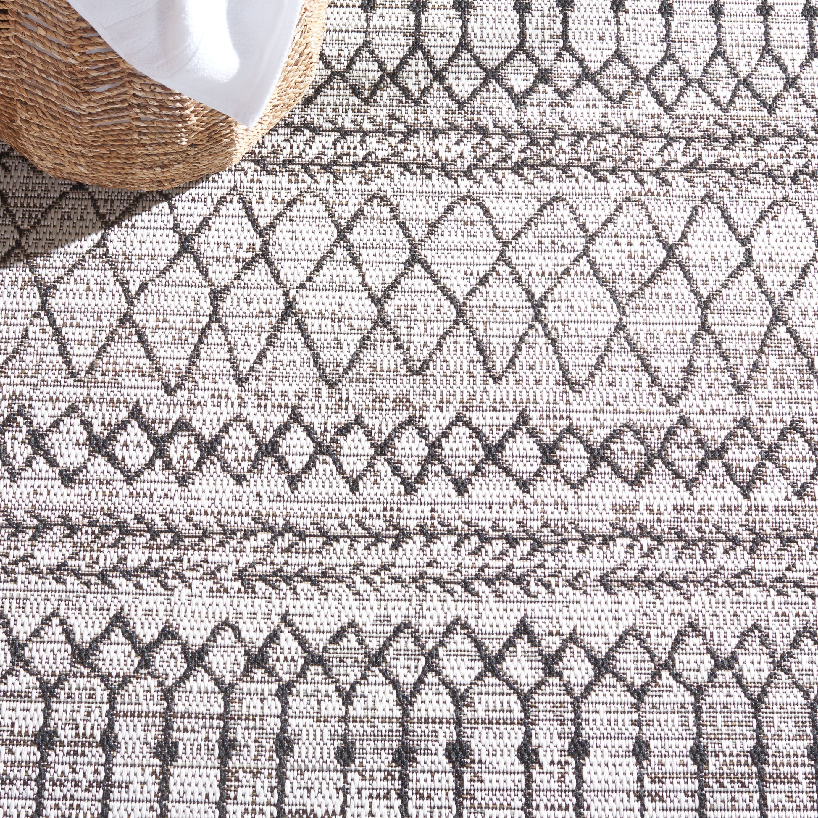 Safavieh Havana Dorris Geometric Indoor/Outdoor Area Rug, Light Brown/Black, 6'7" x 6'7" Square