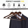 thumbnail image 4 of Perchas de madera Quality Hangers nogal con gancho cromado, paquete de 30, 4 of 8