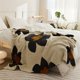 thumbnail image 2 of 1 manta nórdica de terciopelo de punto, suave y acogedora manta para la siesta con estampado de flores para uso individual y doble, perfecta para sofá y aire acondicionado, 2 of 3