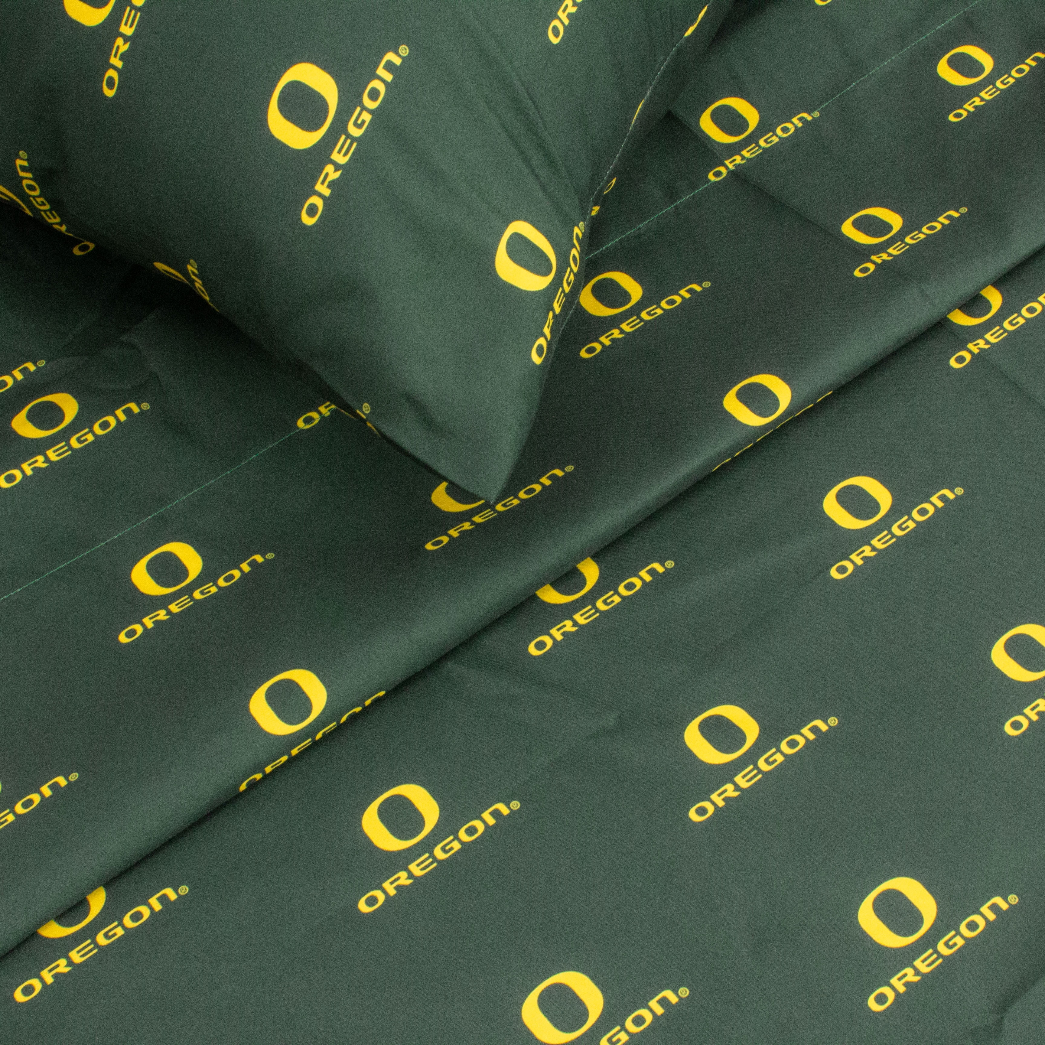 Oregon Ducks 100% cotton, 4 piece sheet set - flat sheet, fitted sheet, 2 pillow cases, Queen, Team Colors
