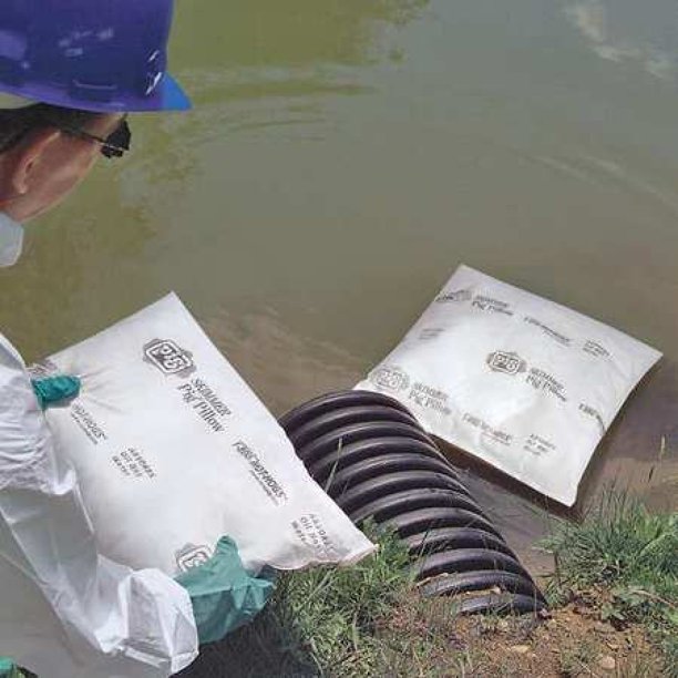 New Pig Skimmer OilOnly Absorbent Pillow, 1 Gal Absorbency, Absorbs