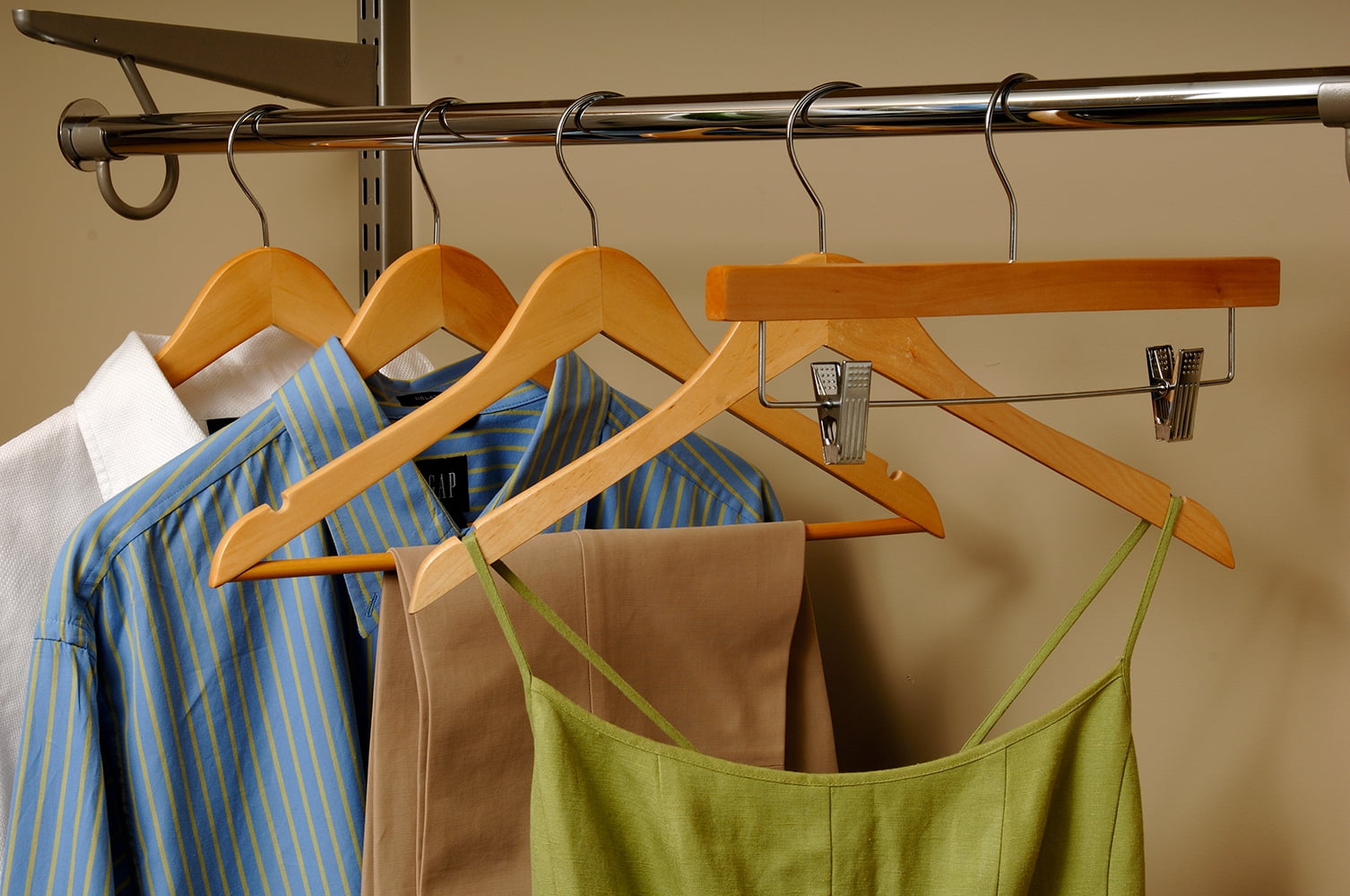 Wood Suit Hanger w/ Solid Wood Bar and Natural Finish, (Box of 25) Space Saving 17 Inch Flat Wooden Hangers w/ Chrome Swivel Hook & Notches for Shirt Dress or Pants by International Hanger