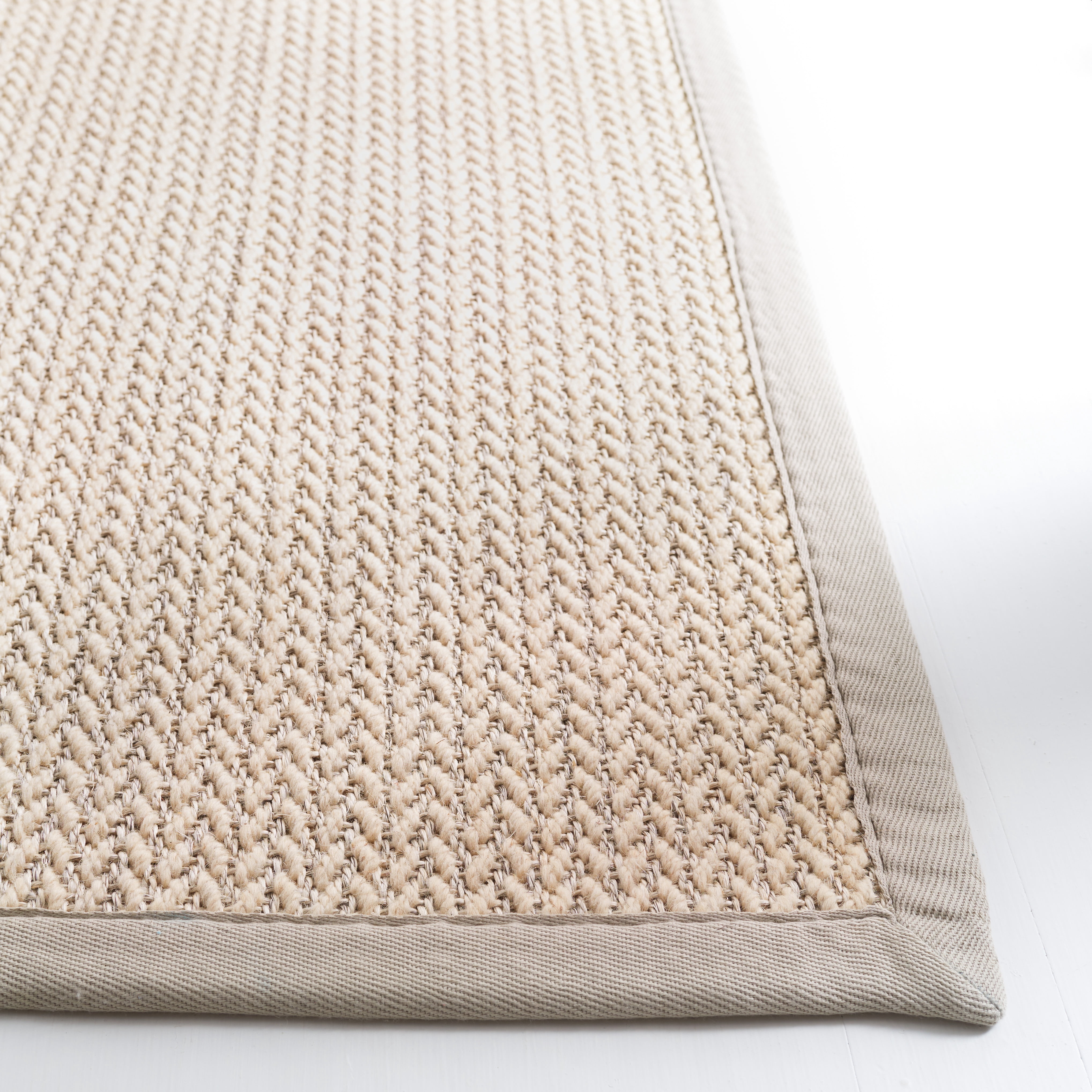 SAFAVIEH Natural Fiber Rosheen Bordered Area Rug, Light Grey, 5' x 8'