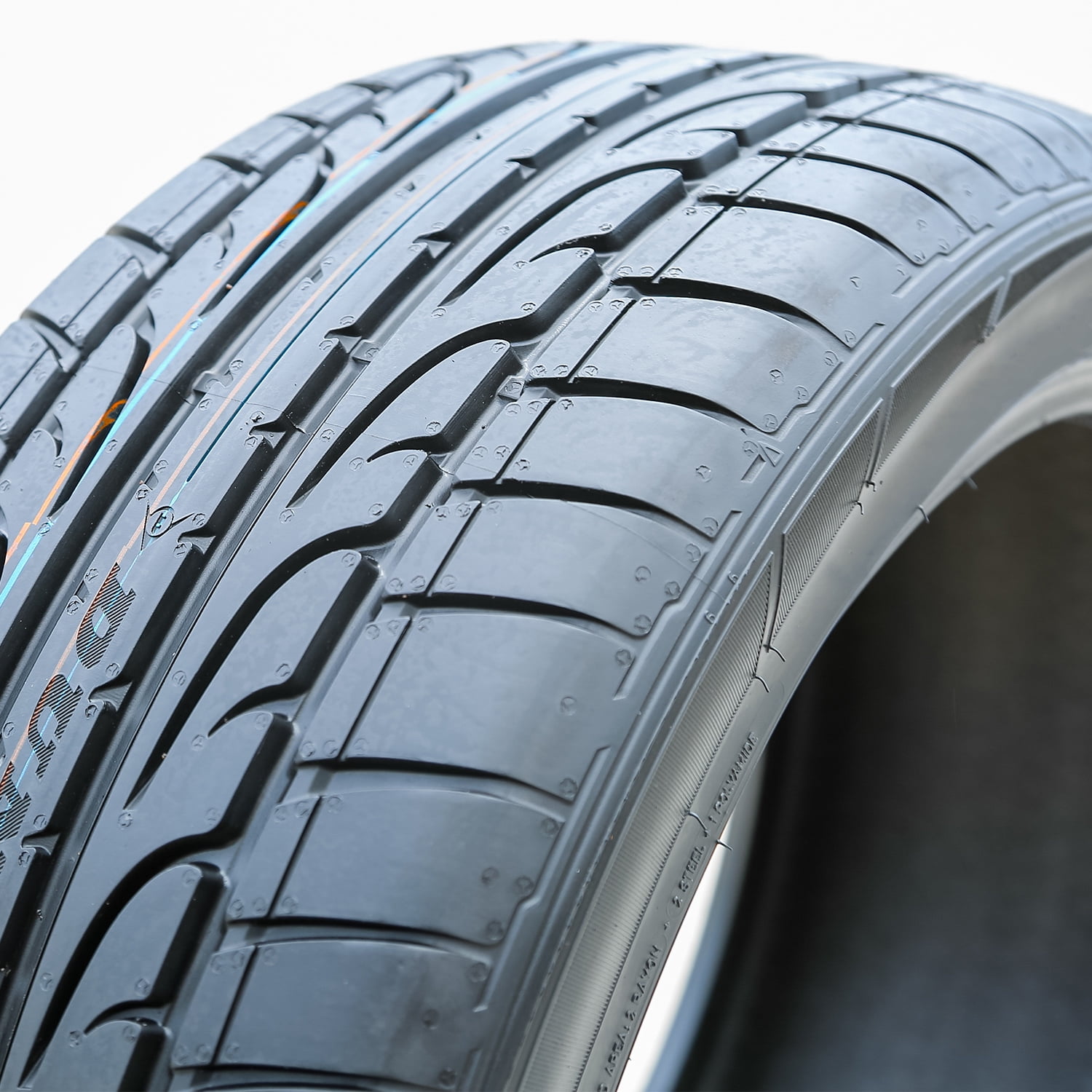 Tire Dunlop SP Sport Maxx 215/45R18 89W High Performance Tire Dunlop SP Sport Maxx 215/45R18 89W High Performance